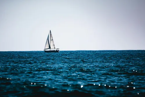 Segelboot auf dem Wasser-1