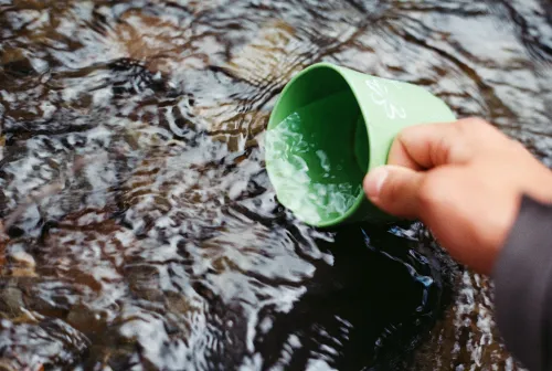  Ausreichend Wasser trinken am Arbeitsplatz