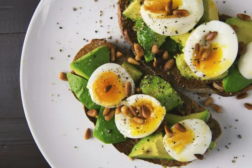 Frühstück mit gesunden Lebensmitteln