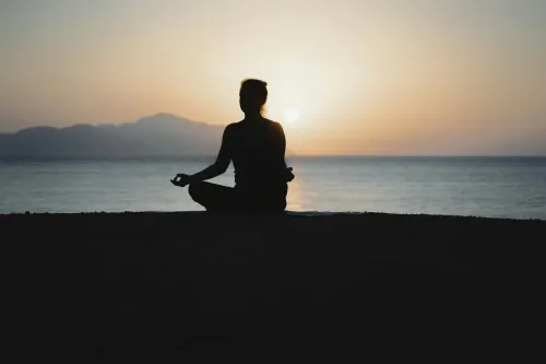 Yoga im Sonnenuntergang