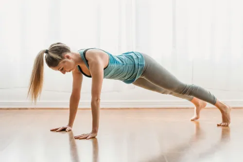 Frau macht Yoga-Übung